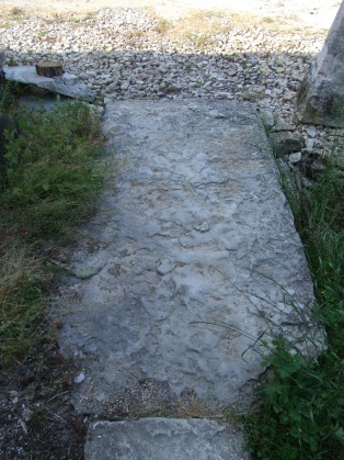 La grosse pierre plate qui servait de passerelle!